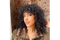 Jak stylizować włosy kręcone i falowane? Praktyczny poradnik krok po kroku